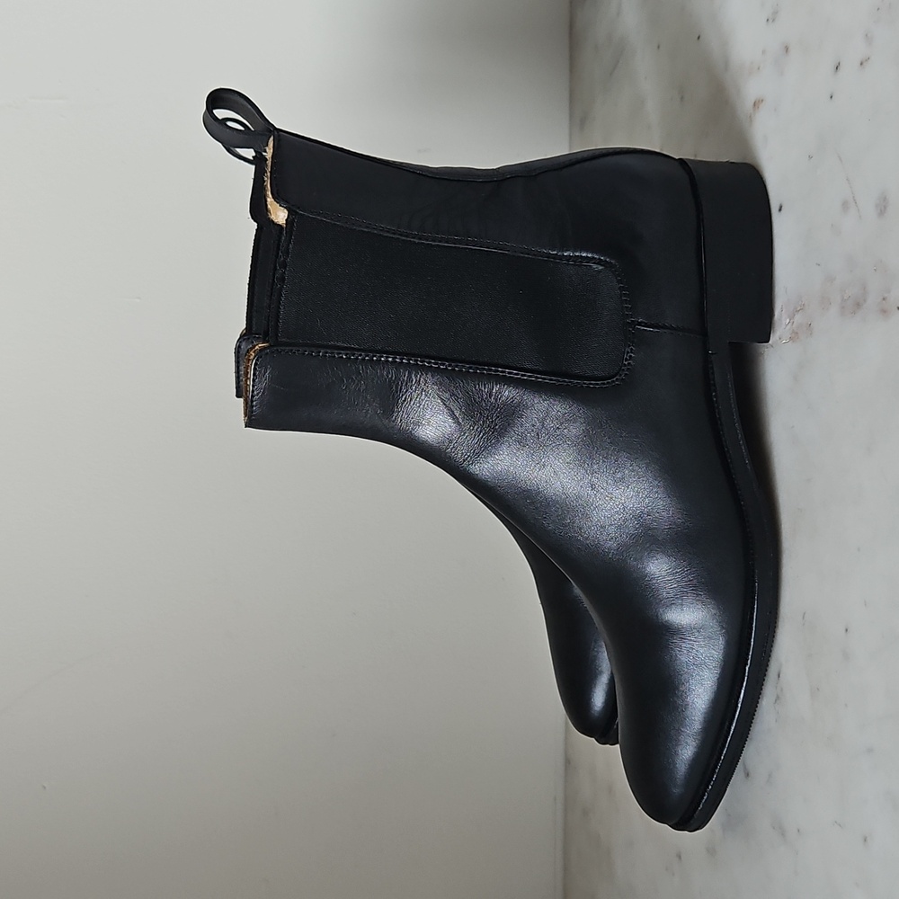 GUCCI: Black Leather Classic Chelsea Boots